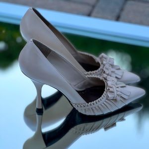 Crème color BCBgirls (rare) heels